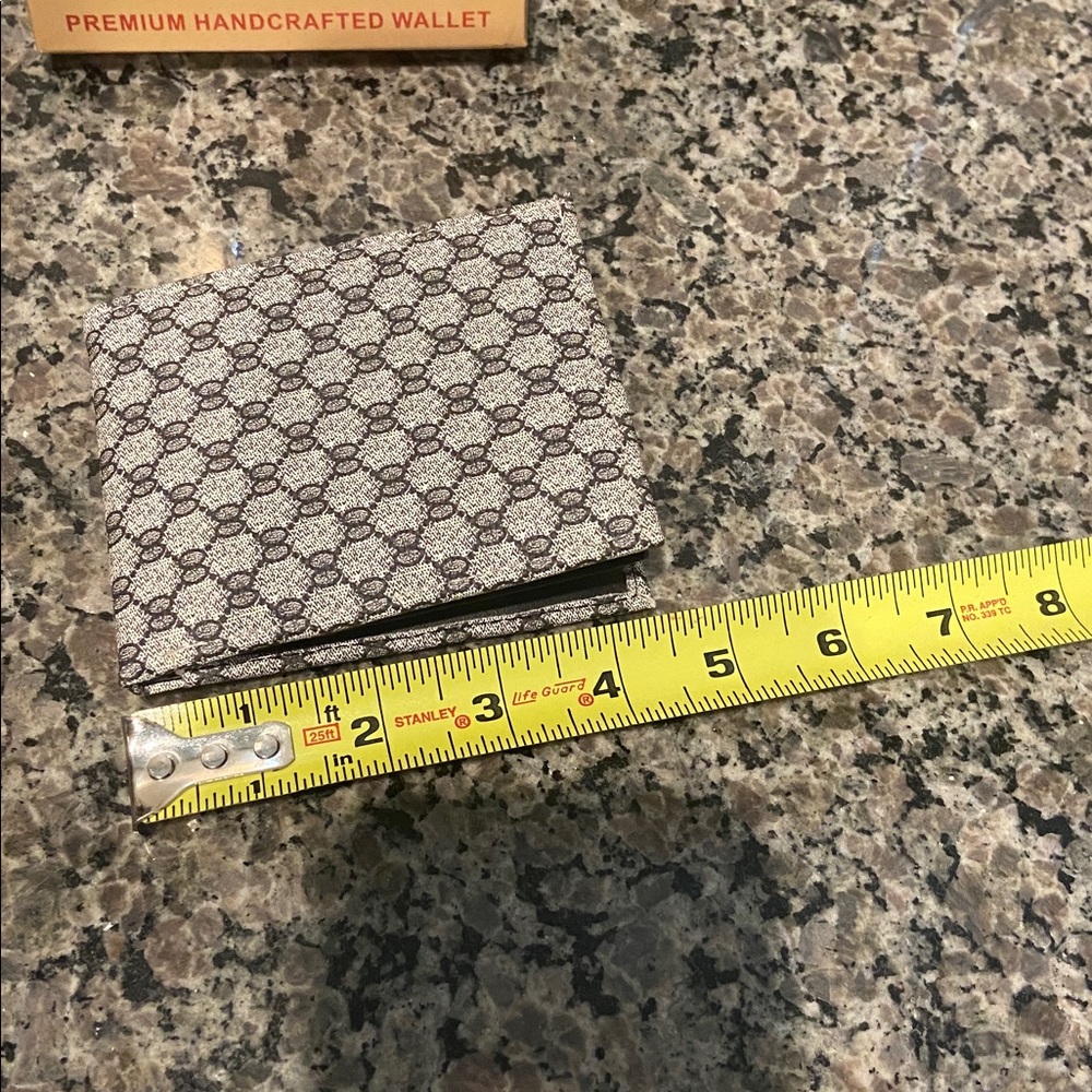 NWT Boxed Bifold Wallet - Picture 13 of 13